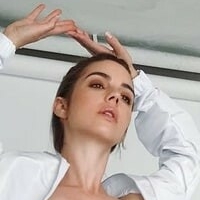 Adelaide Kane Nagie