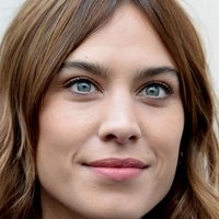 Alexa Chung Nagie