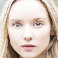 Alexandra Dowling Nagie
