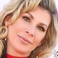 Alexis Bellino Nagie