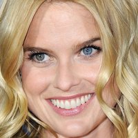 Alice Eve Nagie