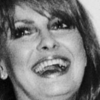 Anneka Di Lorenzo Nagie