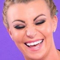Billi Mucklow Nagie