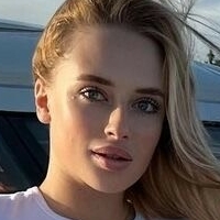 Blondinka Angelina Nagie