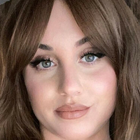 Busty Eve Nagie