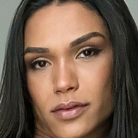 BxLaaura Nagie