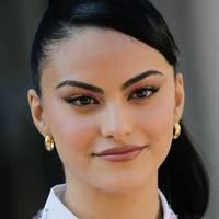 Camila Mendes Nagie