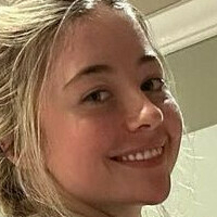 Courtney Kuhnel Fanfix Nagie
