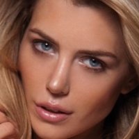 Elle Liberachi Nagie