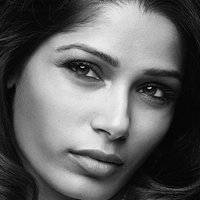 Freida Pinto Nagie
