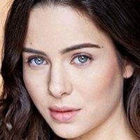 Holly Deveaux Nagie