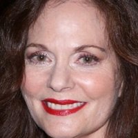 Lesley Ann Warren Nagie