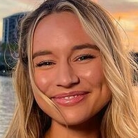Lia Lewis Gribius Nagie
