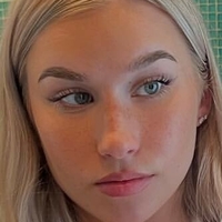 Lilly Jenisch Nagie