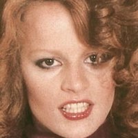 Lisa De Leeuw Nagie