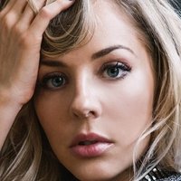 MacKenzie Porter Nagie
