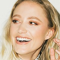 Maika Monroe Nagie