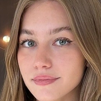 Melina Poulsen Nagie