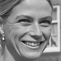 Nina Frederik Nagie