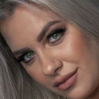 Nina Phoenix Nagie