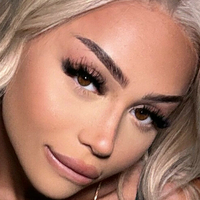 NinaaNicolette Nagie