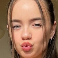 Olivia Bell Nagie