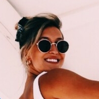 Riley White Nagie