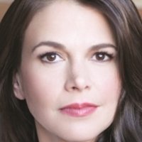 Sutton Foster Nagie