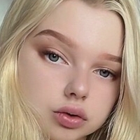 White VIky Nagie